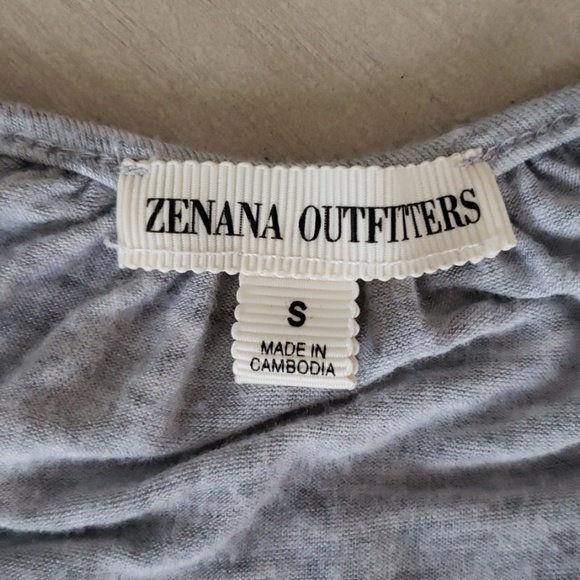 🌷Zenana Outfitters grey cold shoulder top - Picture 5 of 7
